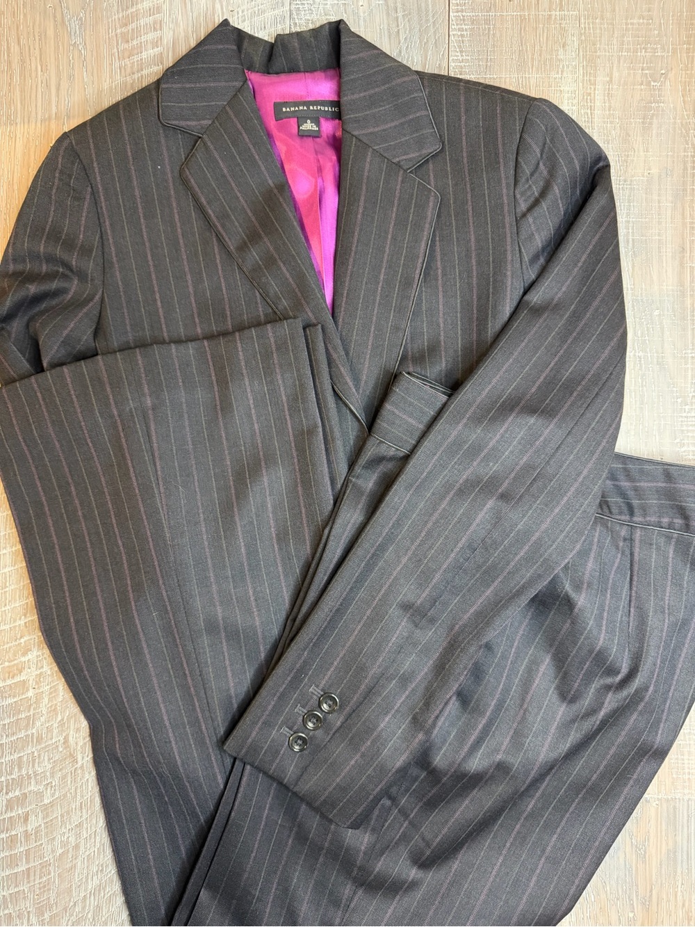 Banana Republic Women’s Charcoal Fuschia Pinstripe Suit with Fuschia Lining